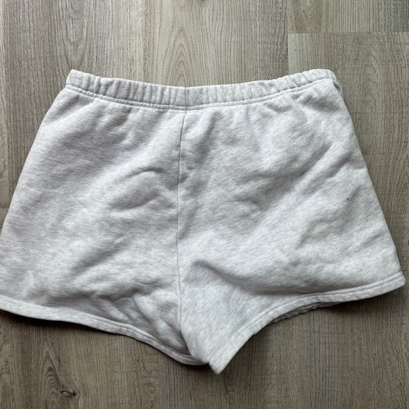 ARITZIA TNA Cozy Fleece 2” Sweatshort - Picture 2 of 4